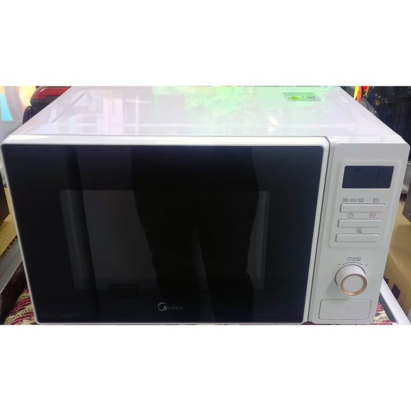 Микроволновка Midea мощностью 800 Вт