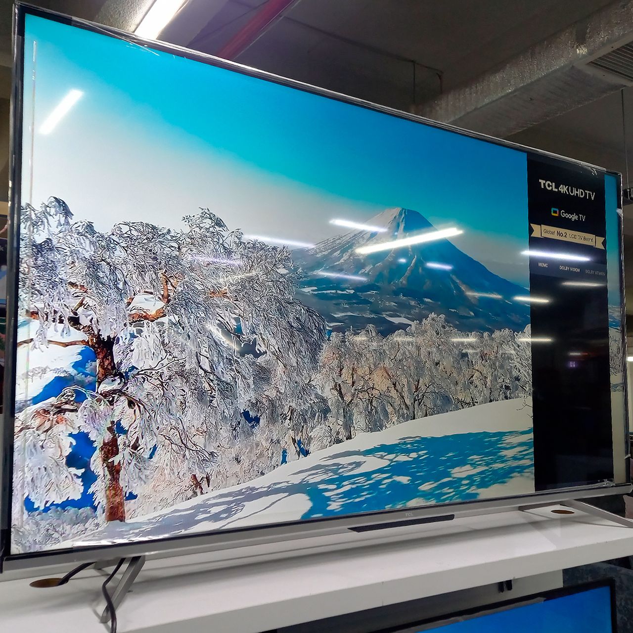 Телевизор TCL 4K UHD 140 см