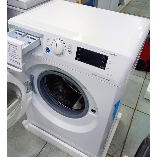 Стиральная машина Indesit 6 кг