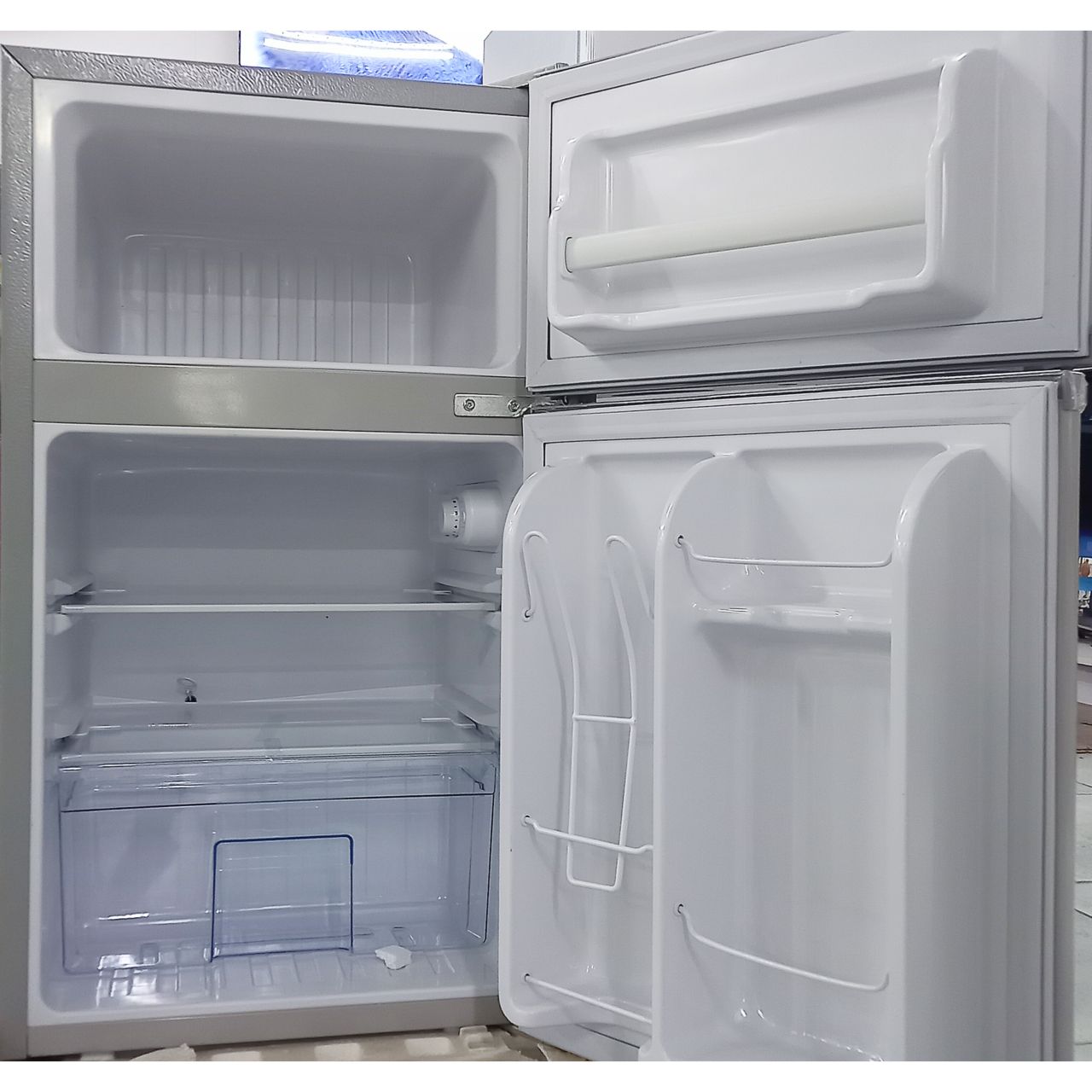 Холодильник двухкамерный Changer 90 литров