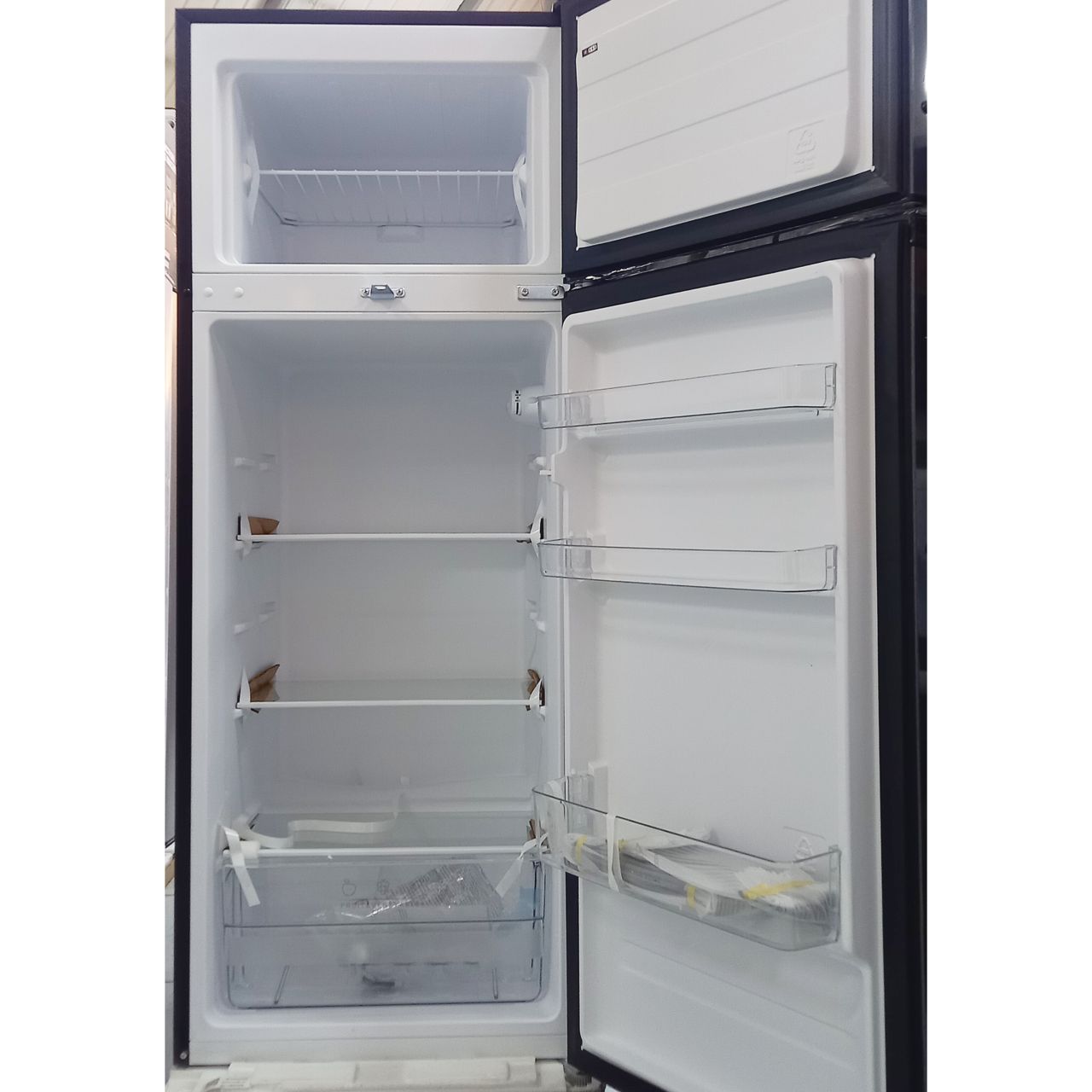 Холодильник двухкамерный De Point 218 литров