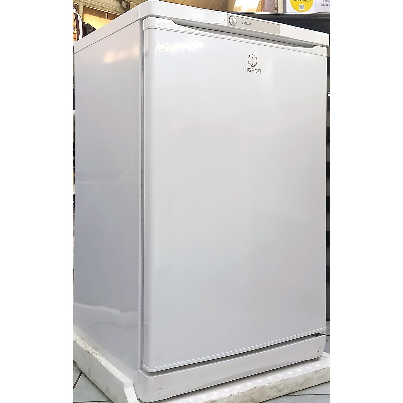 Морозильник Indesit 118 литров