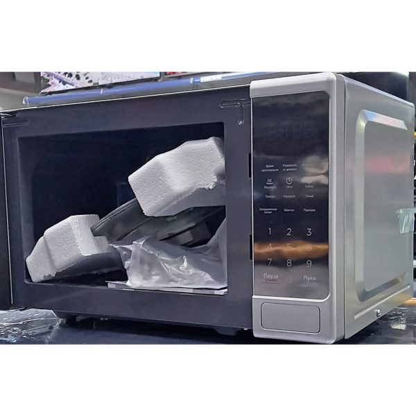Микроволновка Artel мощностью 700 Вт