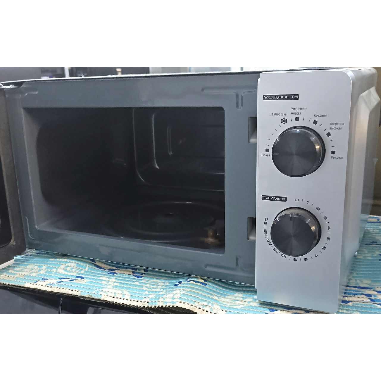 Микроволновка Galanz мощностью 1100 Вт