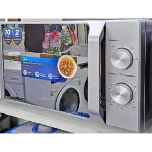 Микроволновка Midea мощностью 1050 Вт