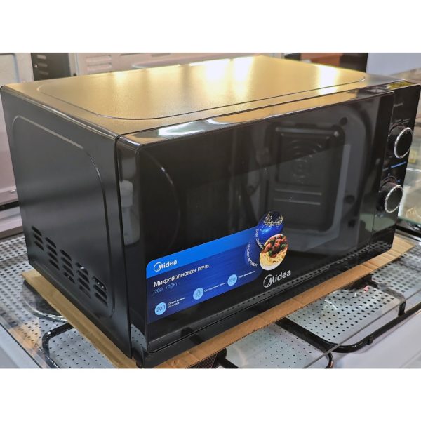 Микроволновка Midea мощностью 700 Вт