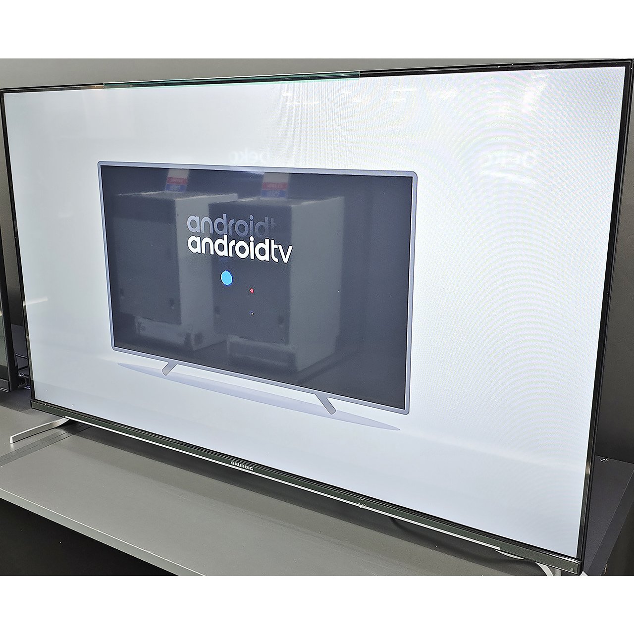 Телевизор Grundig 4K UHD 110 см
