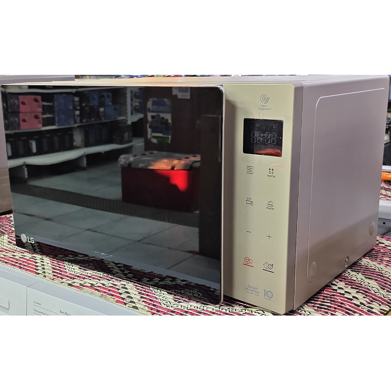 Микроволновка LG мощностью 800 Вт