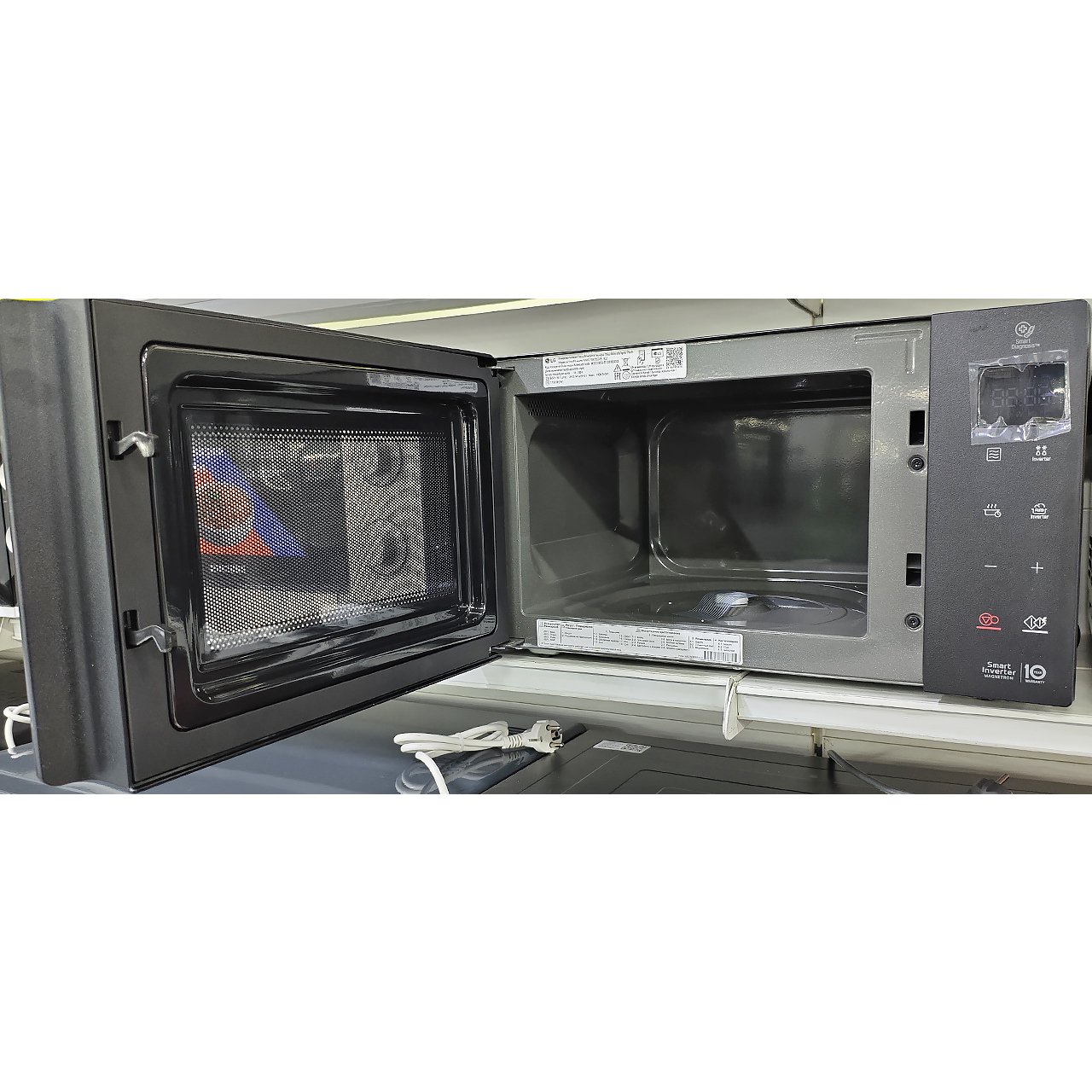 Микроволновка LG мощностью 800Вт
