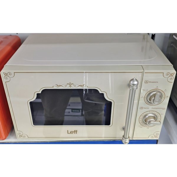 Микроволновка Leff мощностью 700 Вт