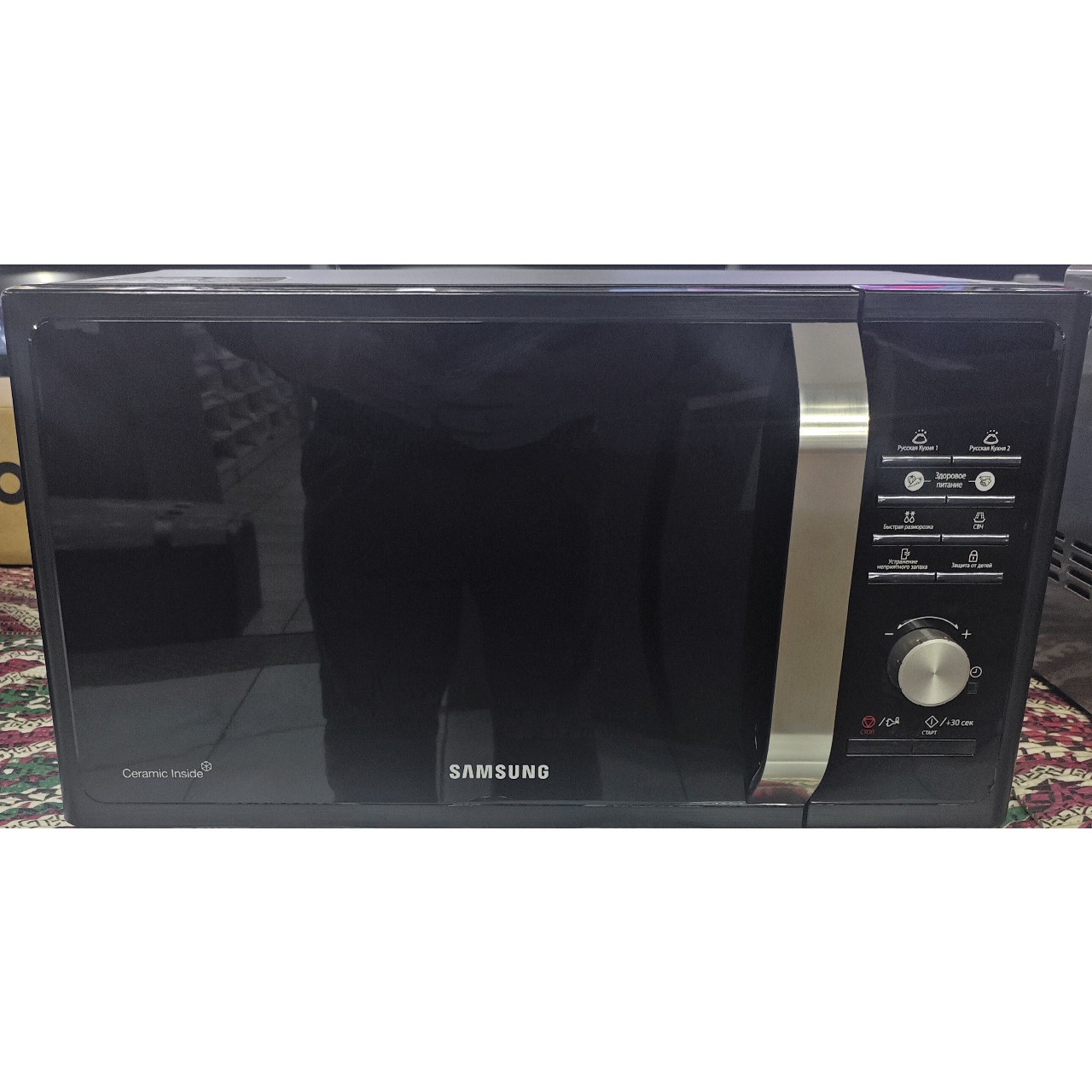 Микроволновка Samsung мощностью 1150 Вт