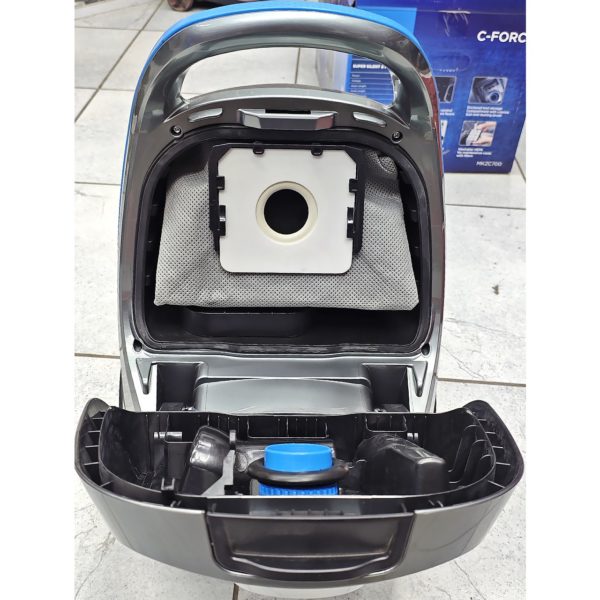 Пылесос Midea мощностью 2200 Вт