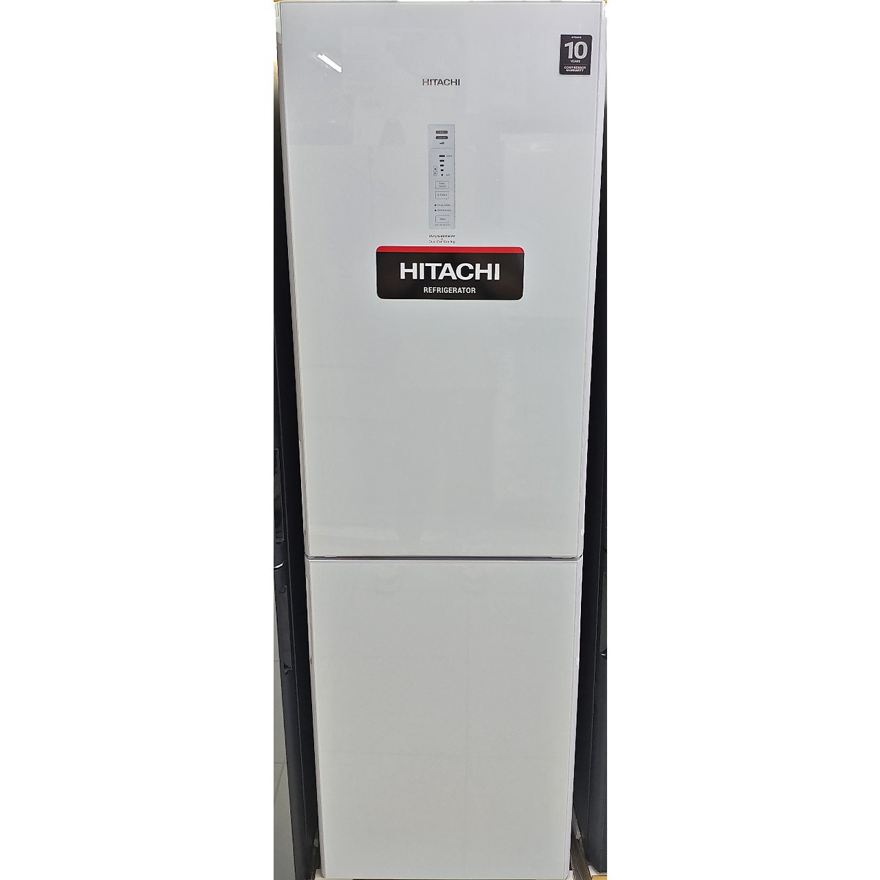 Холодильник двухкамерный Hitachi 320 литров