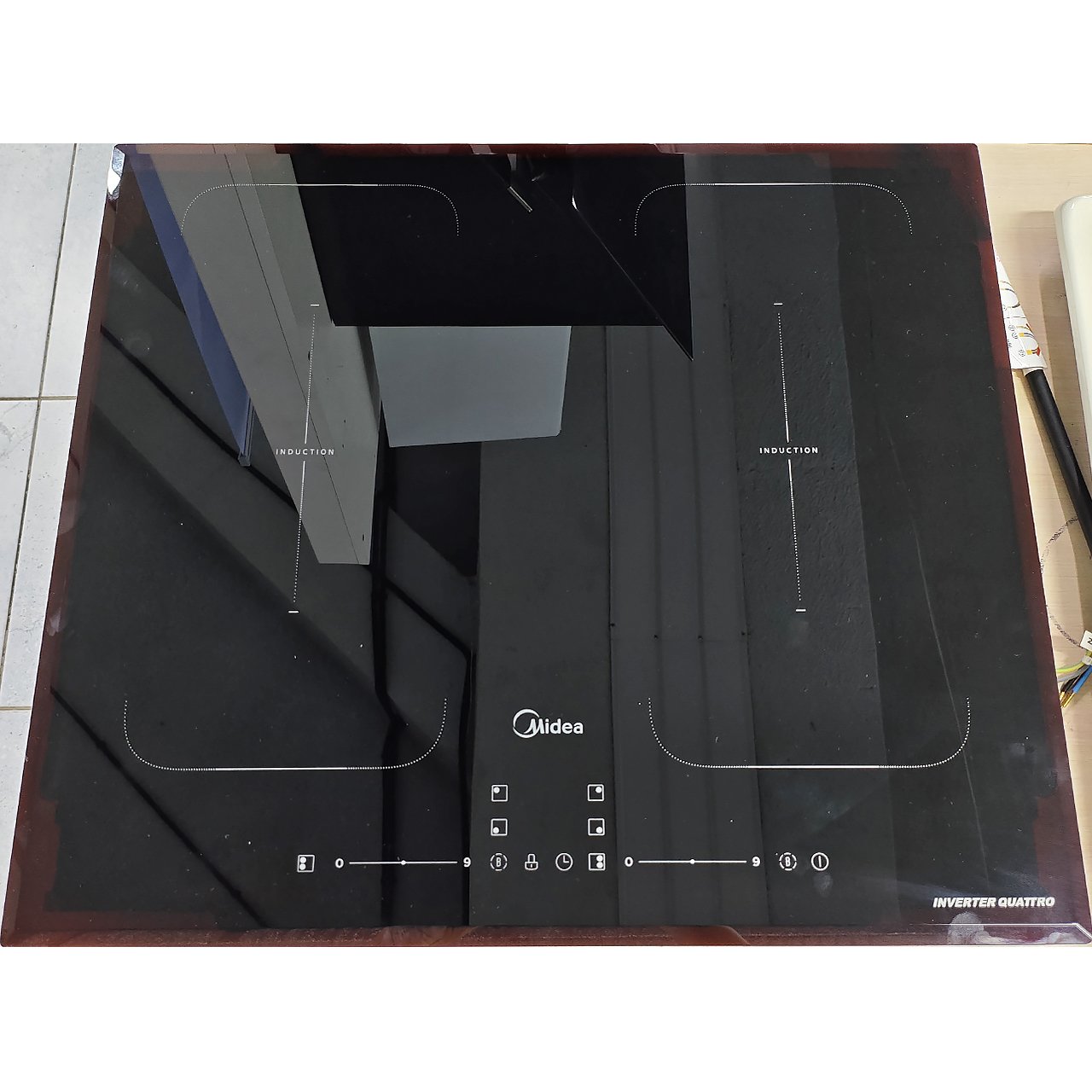 Индукционная варочная поверхность Midea