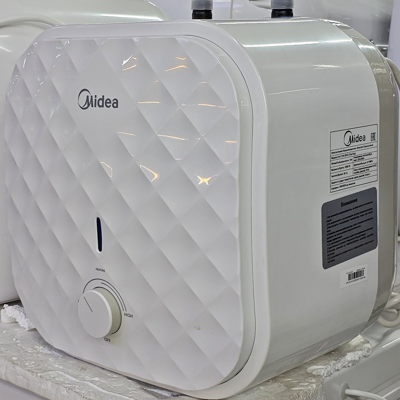 Водонагреватель Midea на 10 литров