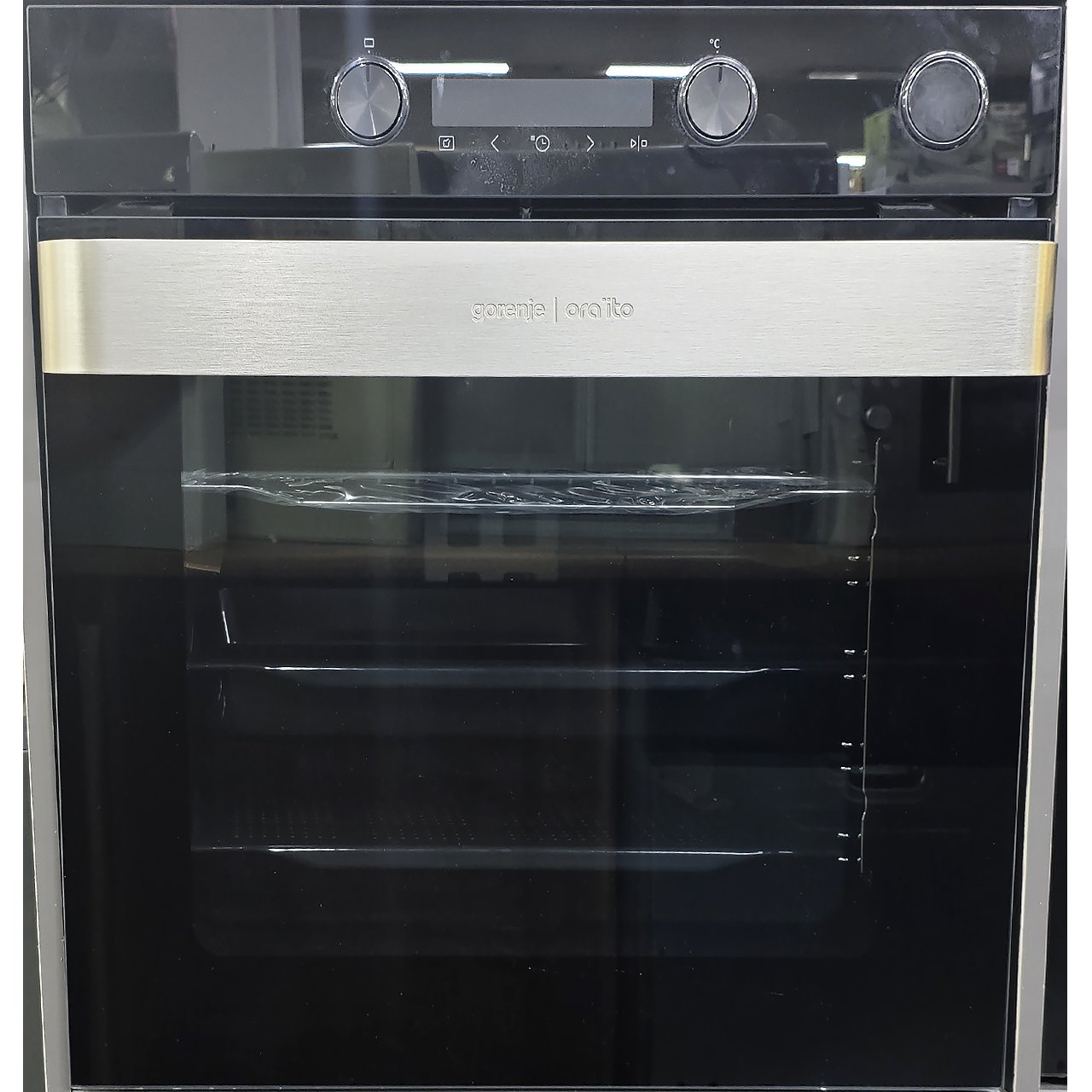Духовой шкаф Gorenje объемом 77 литров