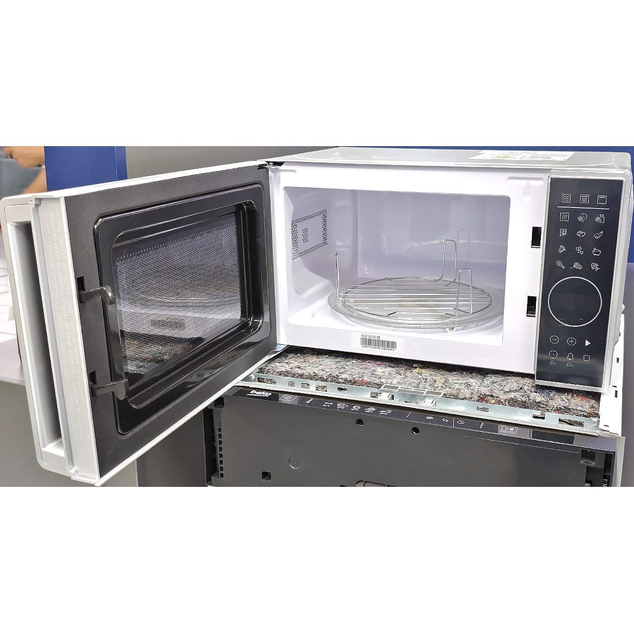 Микроволновка BEKO мощностью 1000 Вт