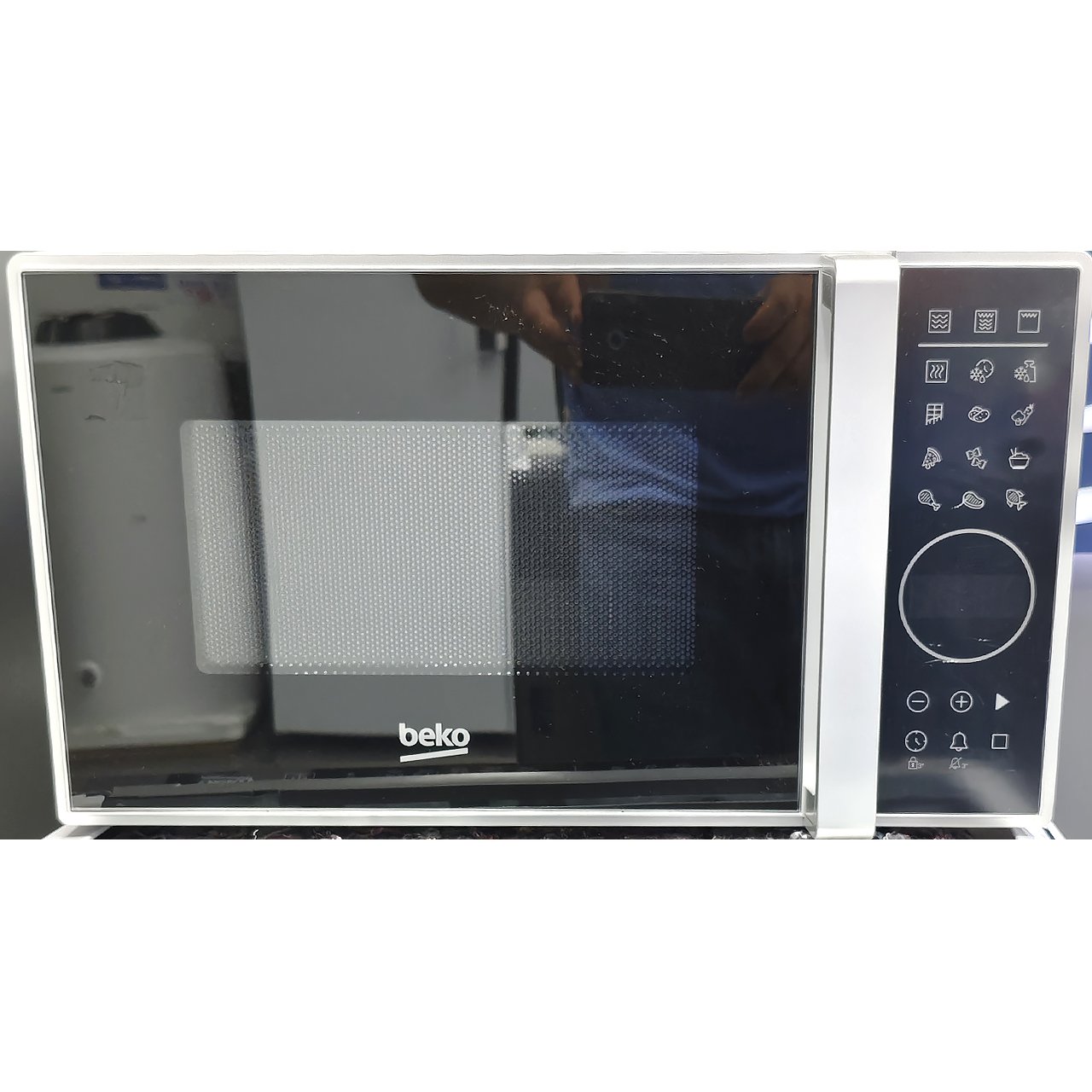 Микроволновка BEKO мощностью 1000 Вт