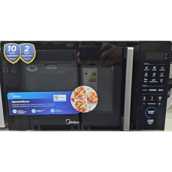 Микроволоновка Midea мощностью 1250 Вт