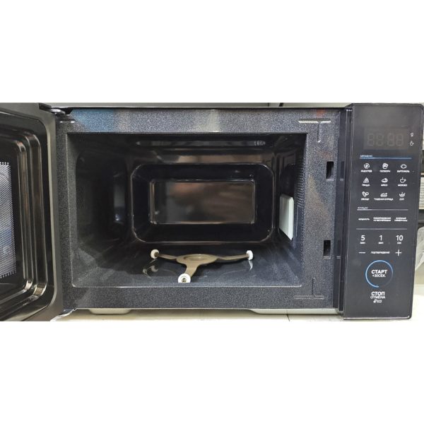 Микроволоновка Midea мощностью 1250 Вт