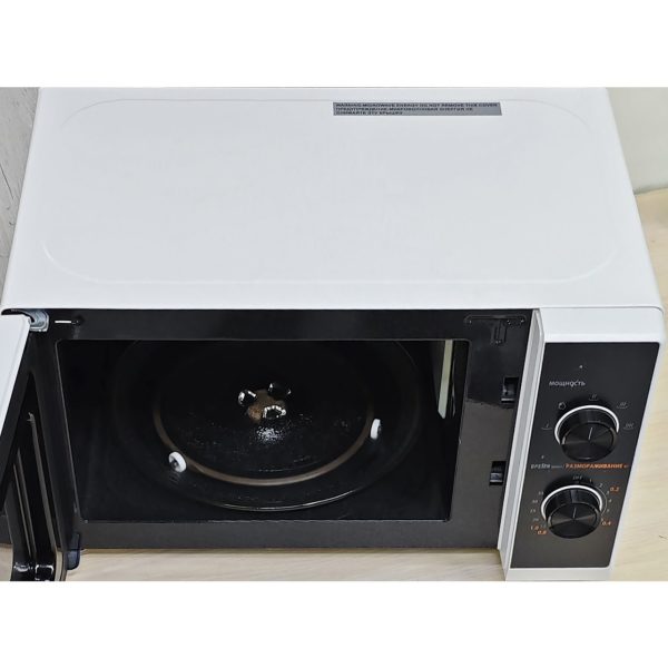 Микроволновка Toshiba мощностью 700 Вт