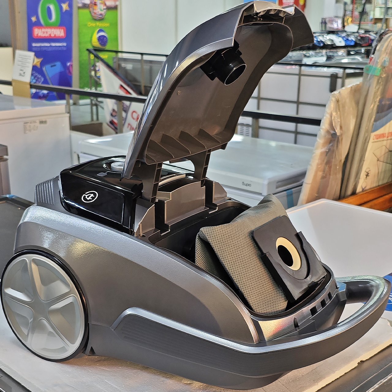 Пылесос Gipfel мощностью 3500 Вт