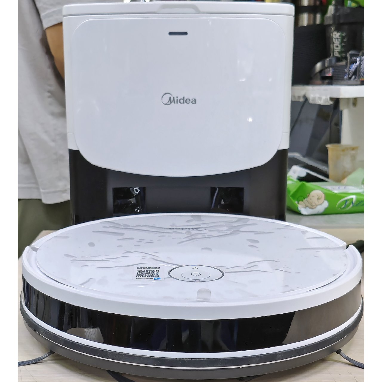Робот пылесос Midea мощностью 1400 Вт