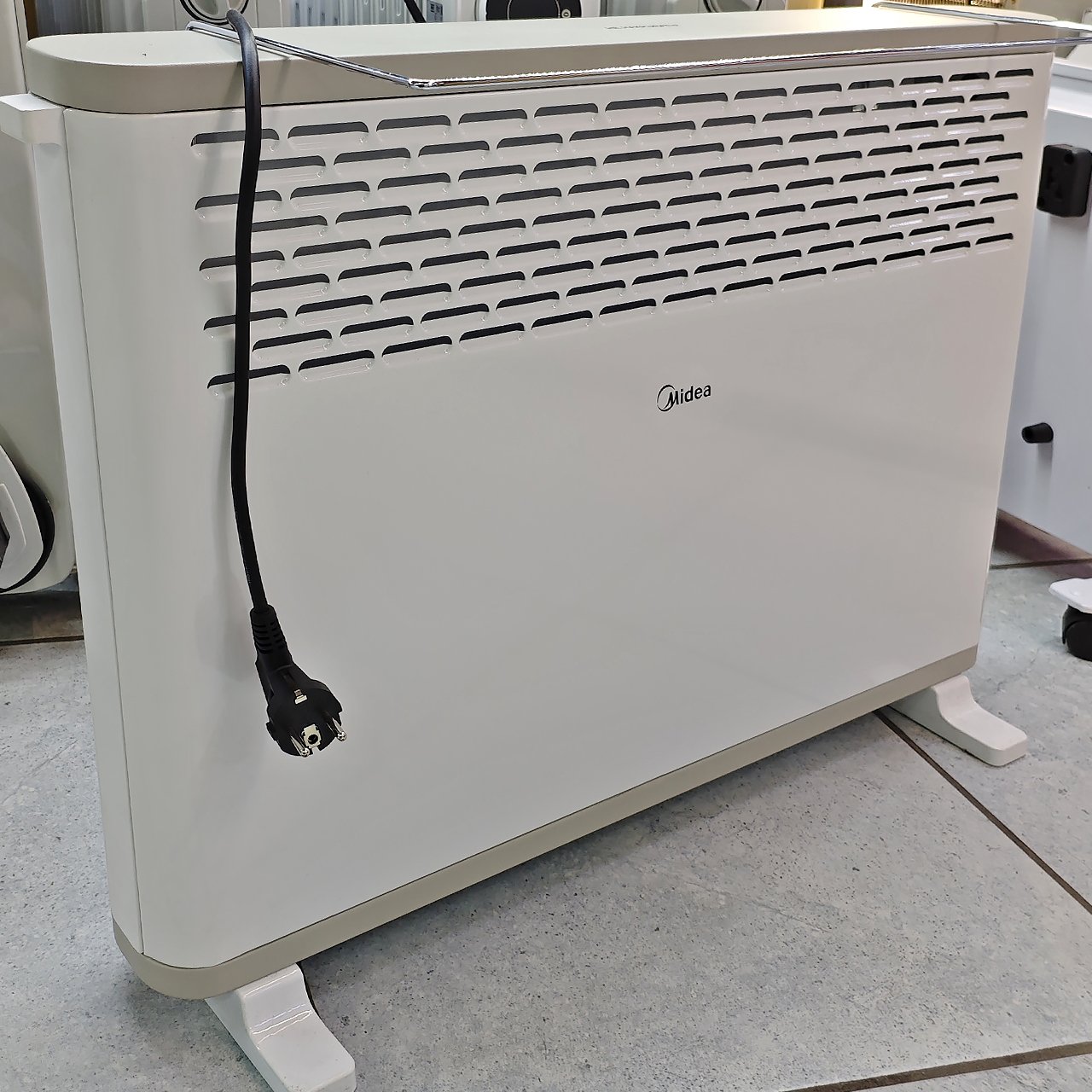 Конвекторный обогреватель Midea мощностью 2000 Вт