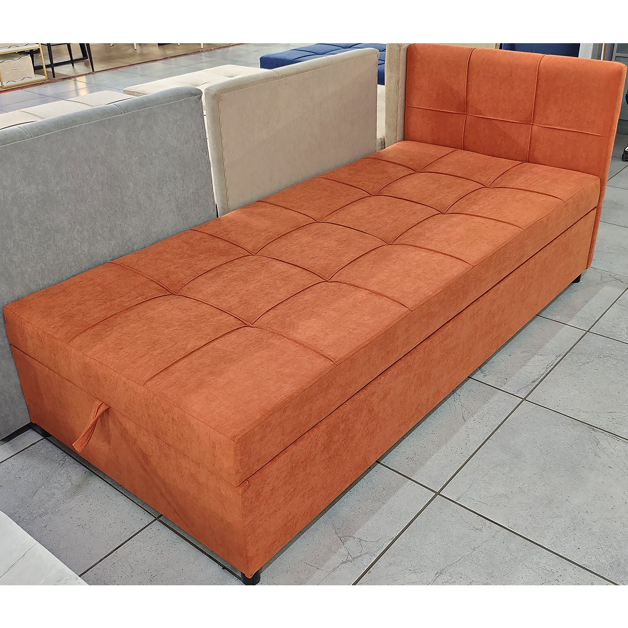 Кровать односпальная Маркус (оранжевый)