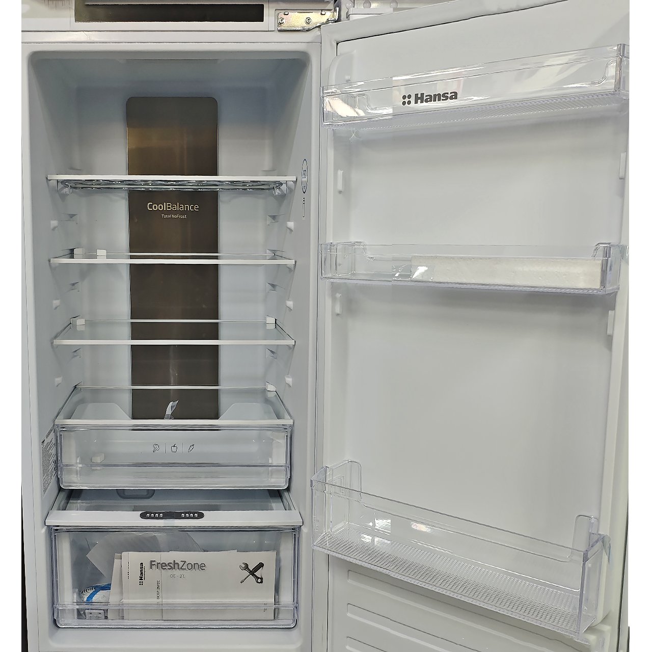 Встраиваемый двухкамерный холодильник Hansa 241 литр
