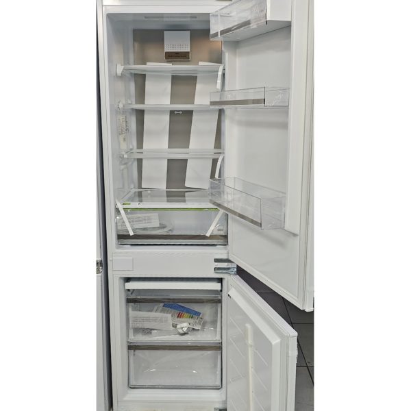 Встраиваемый двухкамерный холодильник Midea 266 литров