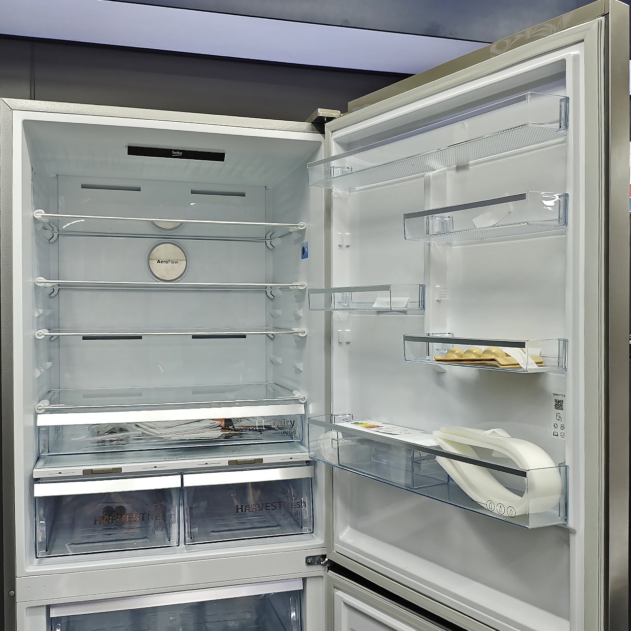 Холодильник двухкамерный BEKO 615 литров