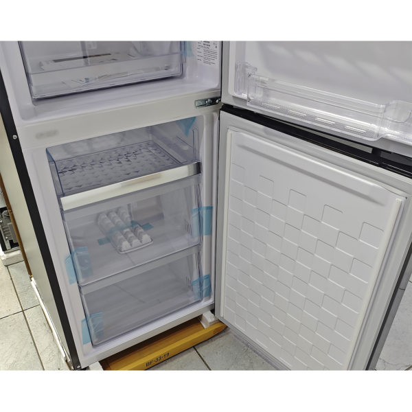 Холодильник двухкамерный Hitachi 366 литров