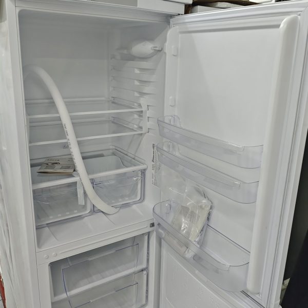 Холодильник двухкамерный Indesit 243 литра