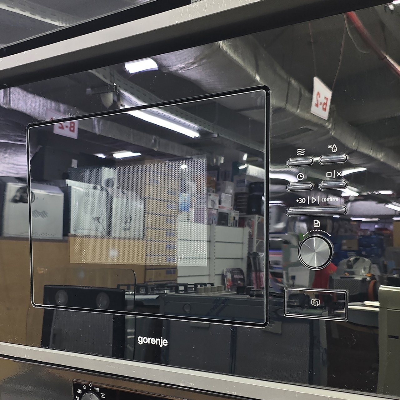 Встраиваемая микроволновка Gorenje мощностью 800 Вт