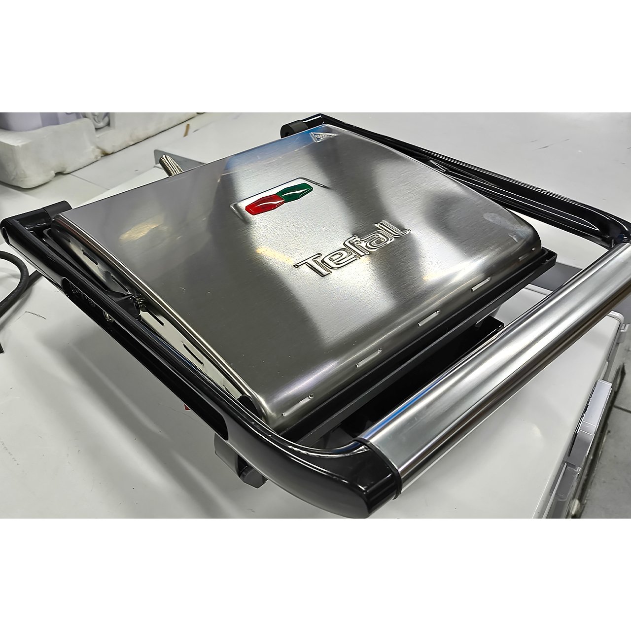 Гриль Tefal мощностью 2000 Вт