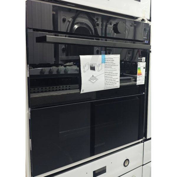 Духовой шкаф Samsung объемом 76 литров (черный)
