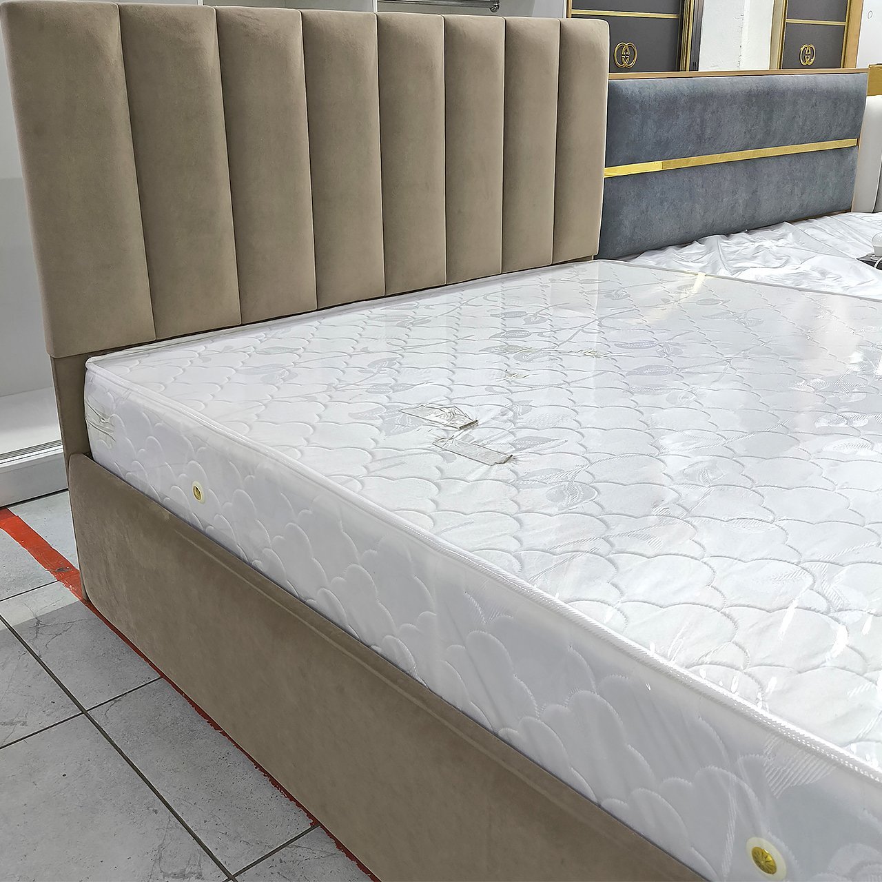 Кровать двуспальная Гульниза