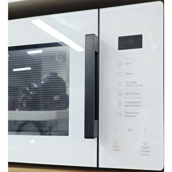Микроволновка Samsung мощностью 800 Вт