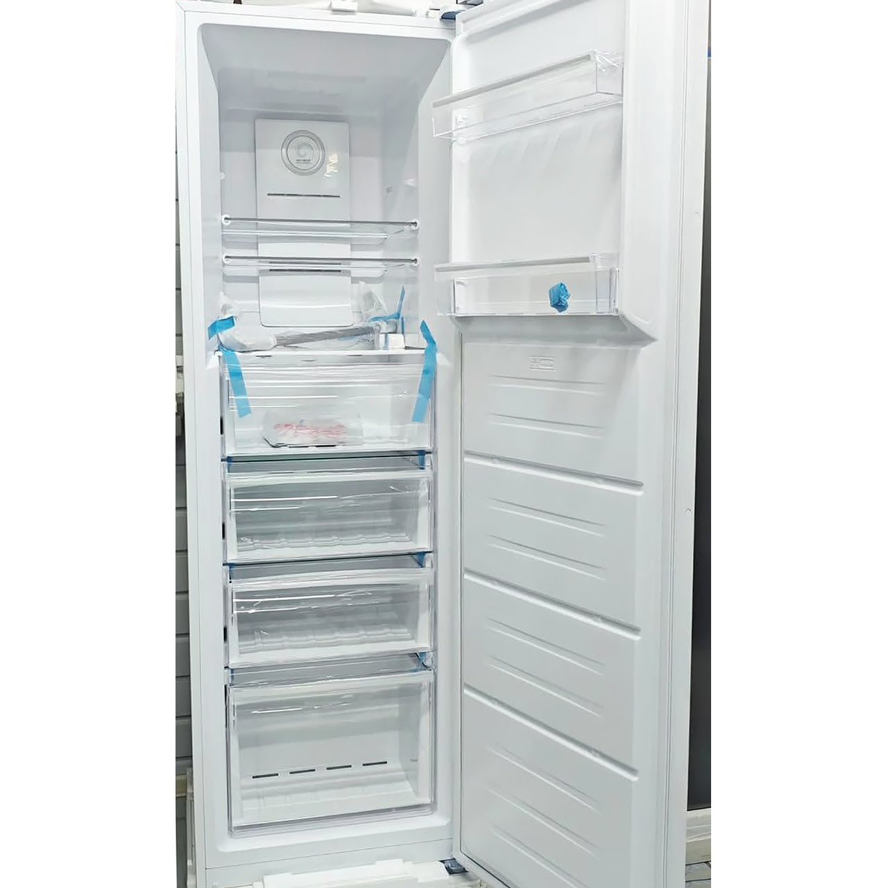 Морозильник вертикальный OViO 274 литра