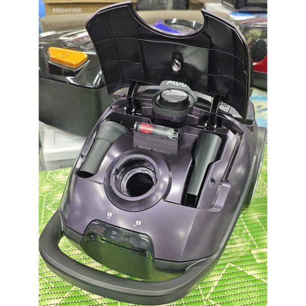 Пылесос Midea мощностью 2000 Вт