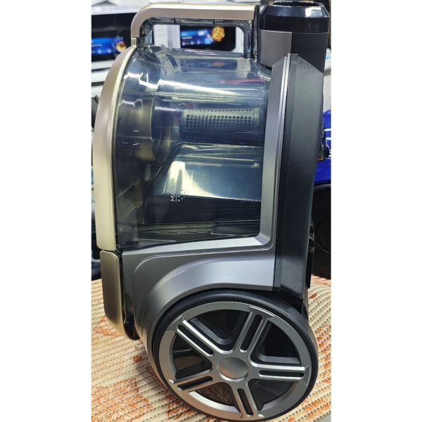 Пылесос Midea мощностью 2400 Вт