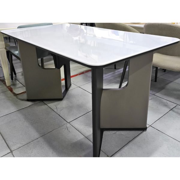 Стол Алтынай