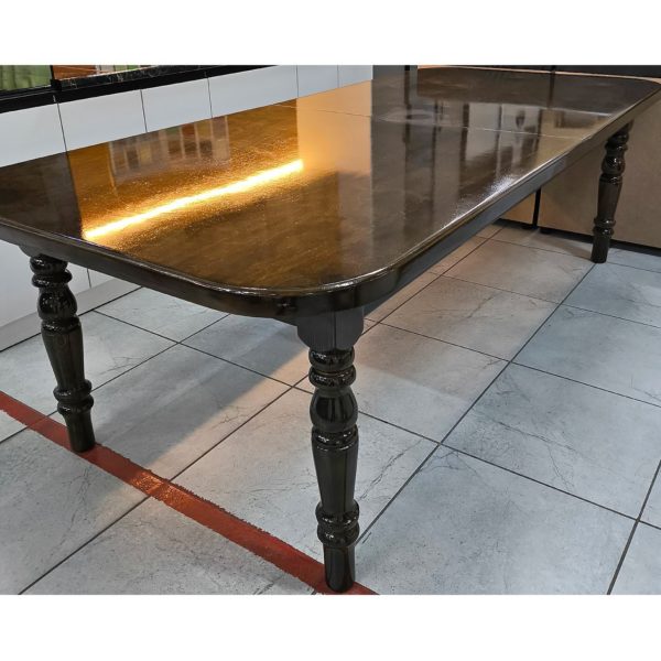 Стол Эдар (2025)