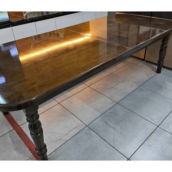 Стол Эдар (2025)