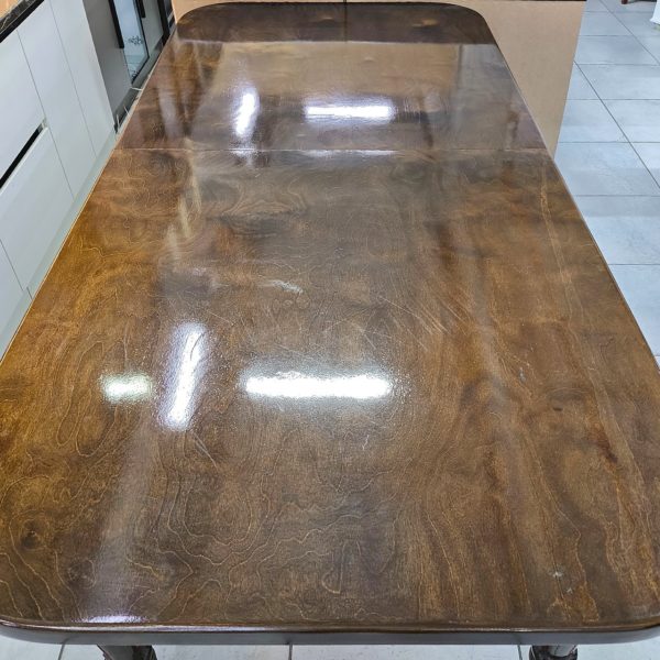 Стол Эдар (2025)