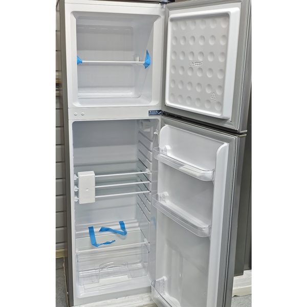 Холодильник двухкамерный Snowcap 166 литров