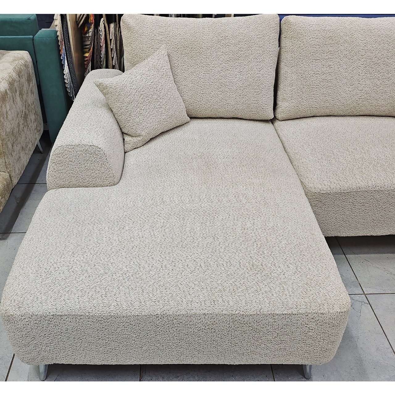 Диван угловой Ирисса с лежаком