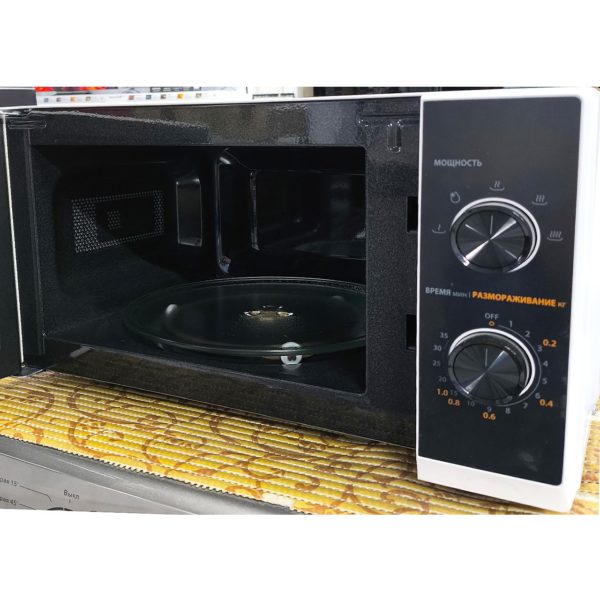 Микроволновка Toshiba мощностью 900 Вт