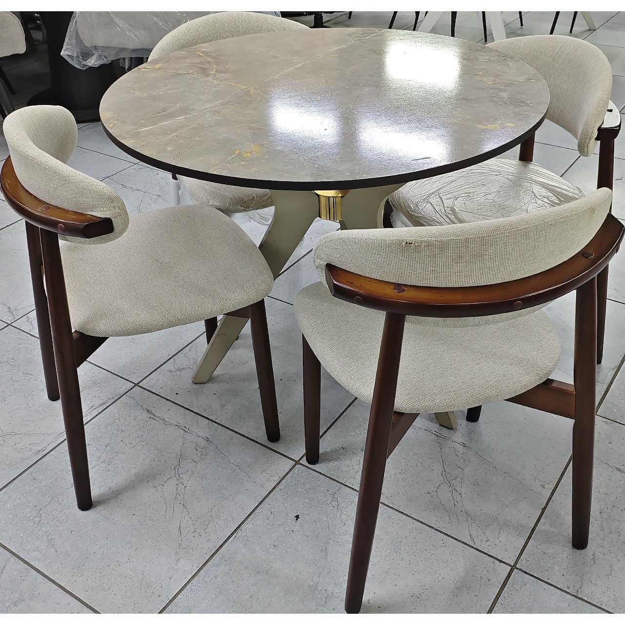 Стол со стульями Реми